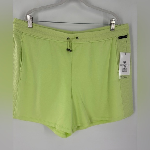 Nine West lime green activewear shorts with pockets Woman’s size 2X - Picture 2 of 4